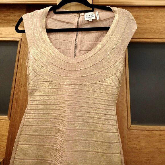 HERVE LEGER~MAIRA~Mini Foil Accent Scoop Neck Bandage Dress Metallic Pink Gold - Picture 7 of 8